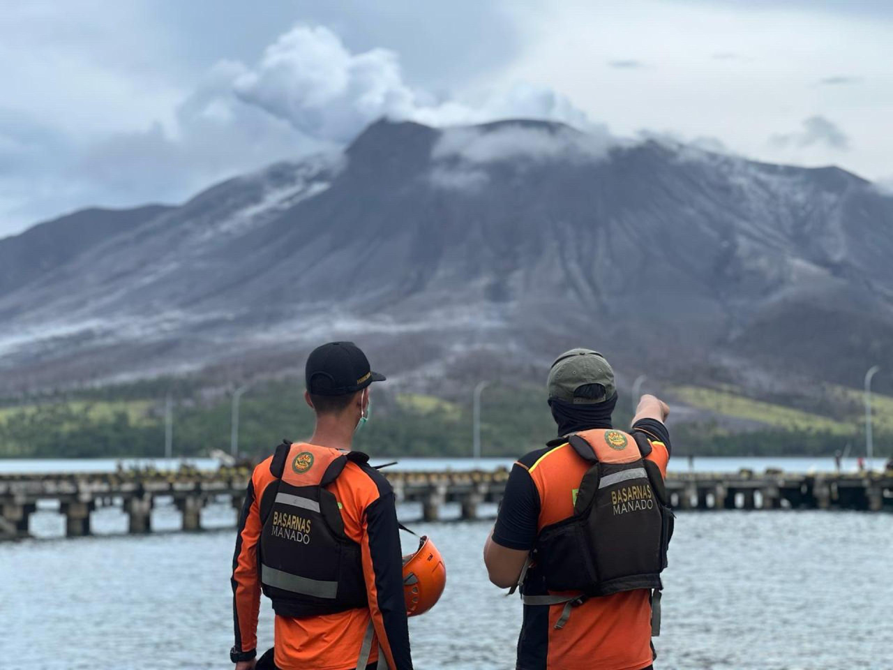 Volcán Ruang, en Indonesia. Foto: EFE.