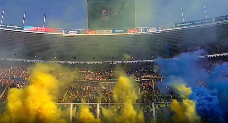 El color de los hinchas en el Superclásico. Foto: captura