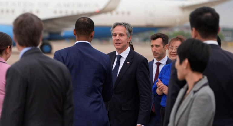 Antony Blinken en su llegada a China. Foto: Reuters.