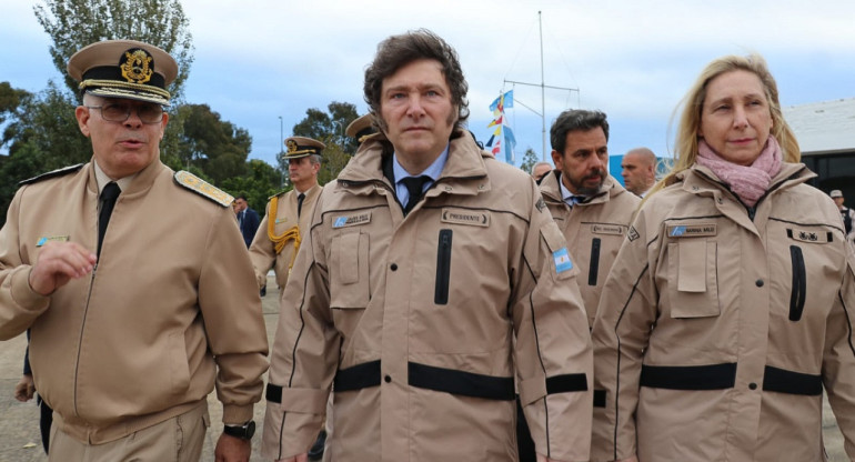 Javier Milei recibió al USCGC James, de la Guardia Costera norteamericana. Foto: NA.