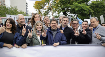 Axel Kicillof en el acto por el Día del Trabajador y la Trabajadora. Foto: Prensa.