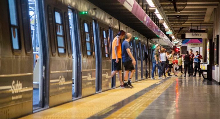 Subte, transporte público. Foto: NA