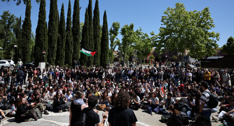 Acampe propalestino en Universidad Complutense de Madrid. Foto: REUTERS.