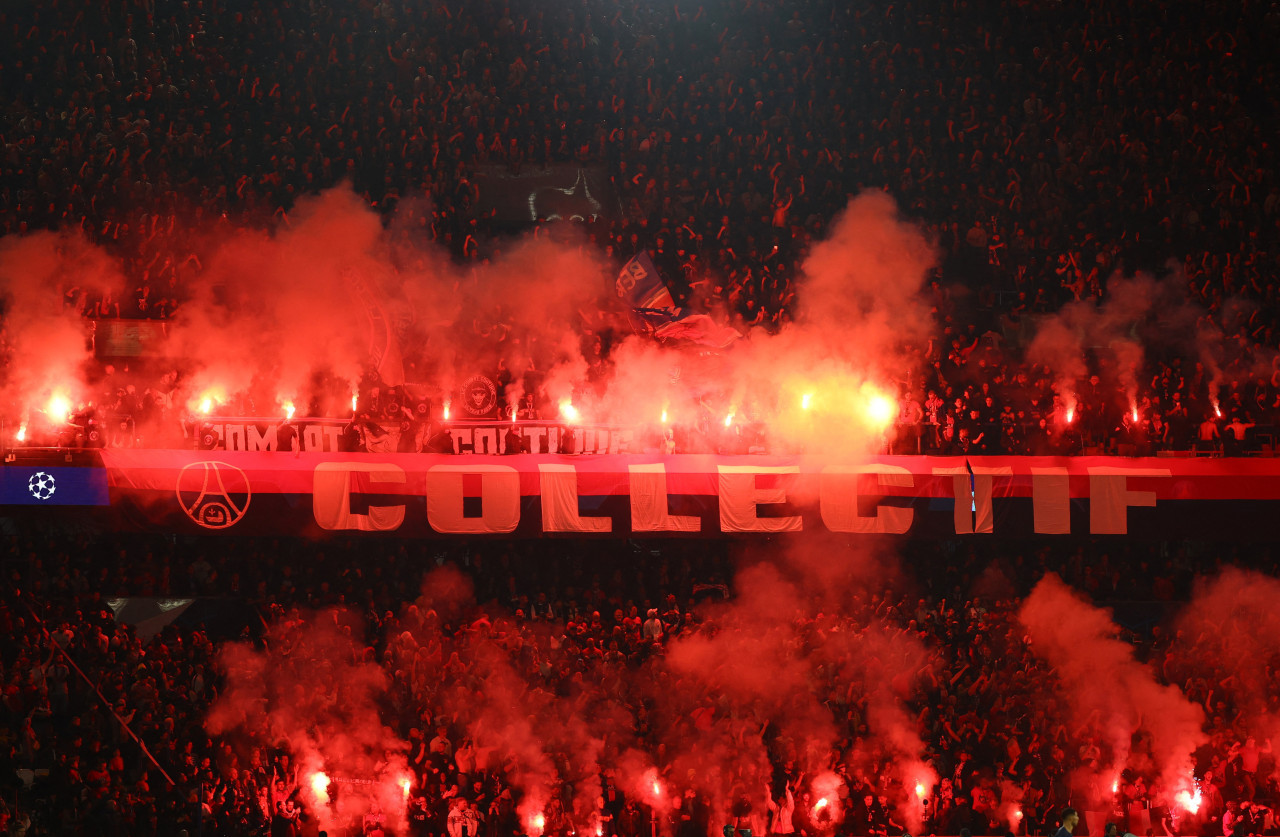 El empuje de la hinchada del PSG no ayudó a que el equipo clasificara. Foto: Reuters