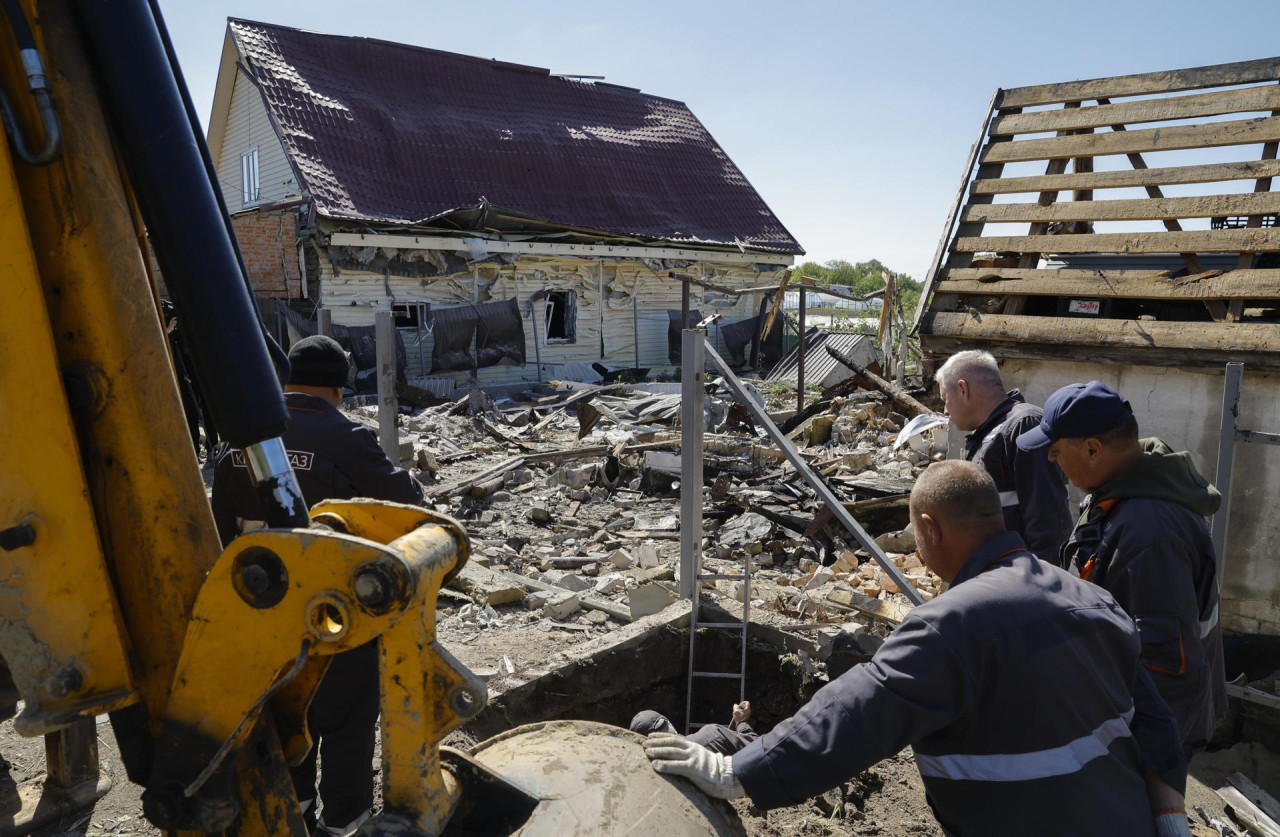 Destrucción en Ucrania tras ataque ruso. Foto: EFE.