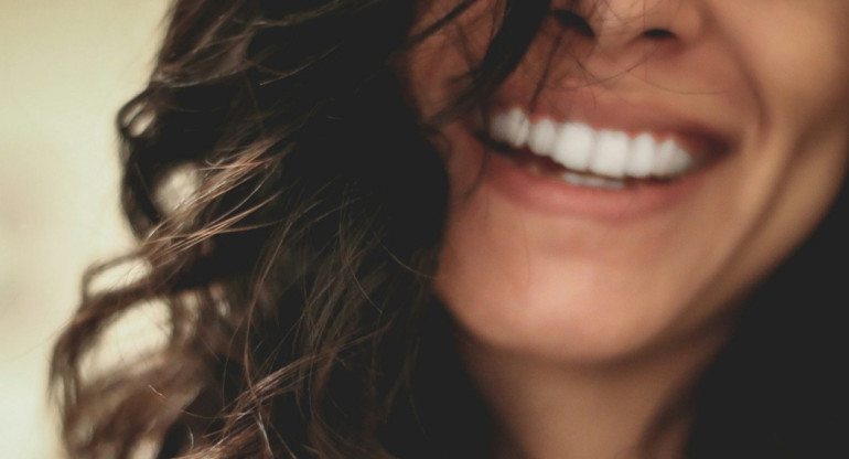 Sonrisa, alegría, felicidad. Foto: Unsplash.