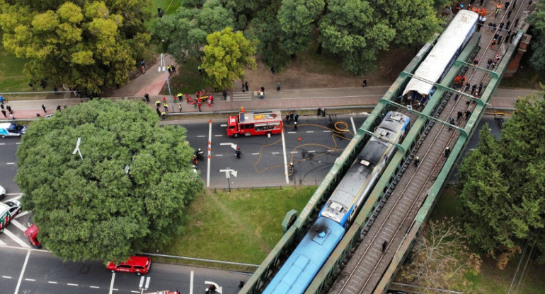 Choque del tren San Martín en el viaducto de Palermo. Foto: NA.