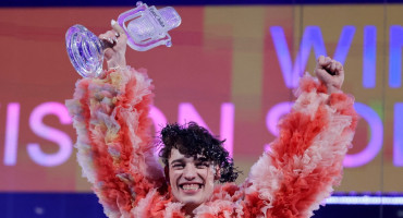 Nemo Mettler, el ganador de Eurovisión 2024. Foto: Reuters.