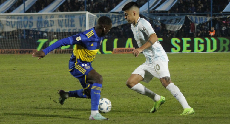 Atlético Tucumán vs Boca Juniors. Foto: X @ATOficial