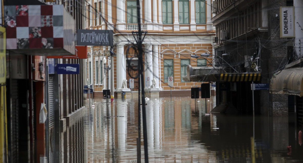 Robos vinculados con las inundaciones. Foto: EFE