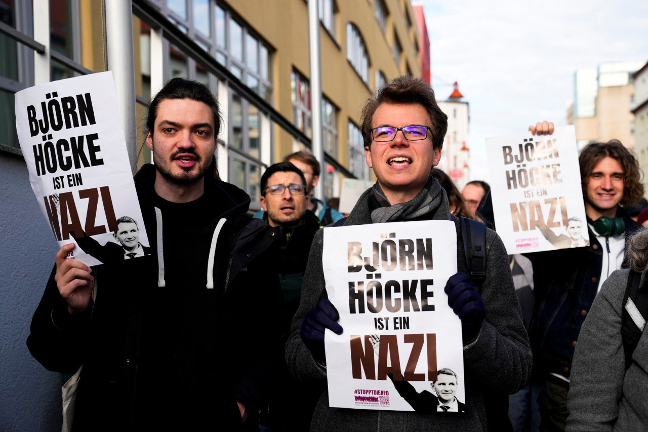 Acusan a un ultraderechista alemán de usar lema nazi. Foto: Reuters