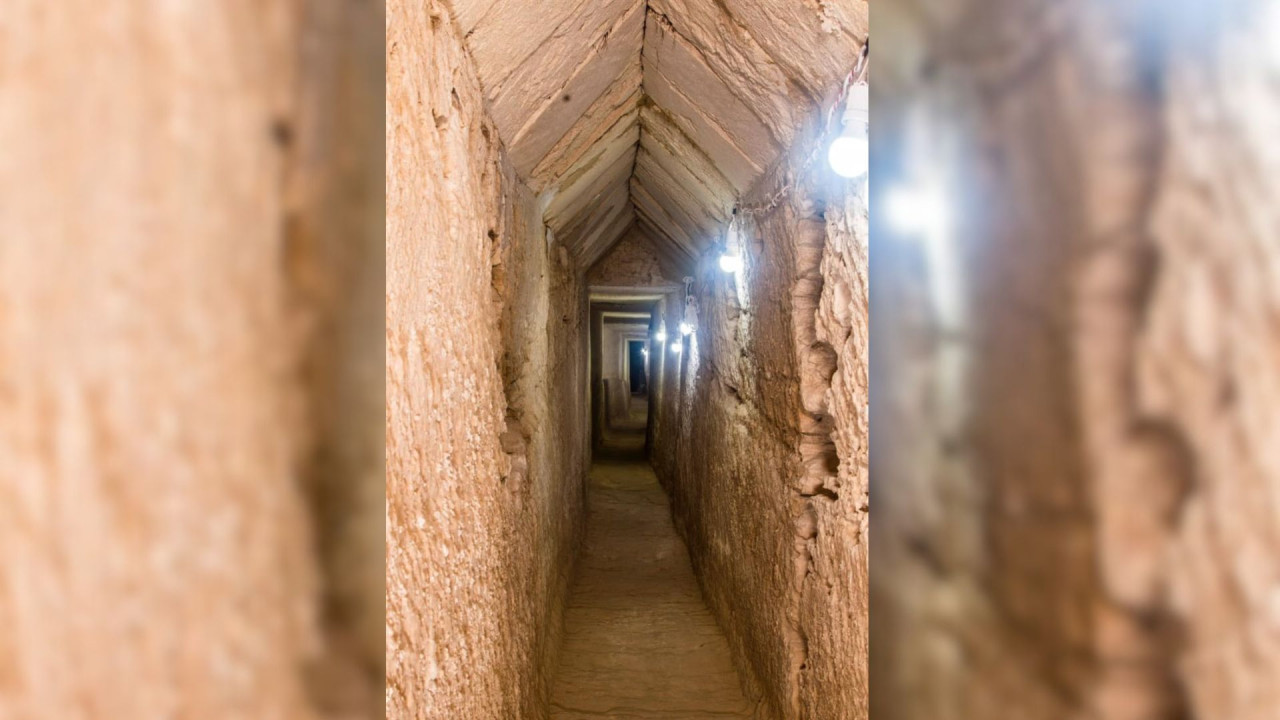 Túnel hallado cerca del templo de Osiris. Foto: Ministerio de Turismo y Antigüedades de Egipto