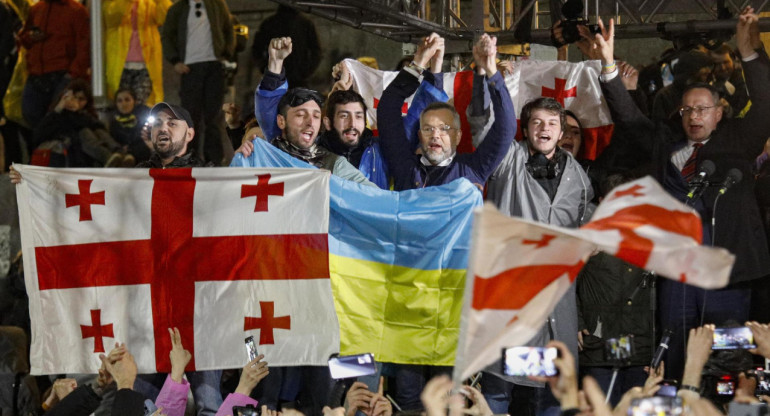 Protestas en Georgia por la ley rusa. Foto EFE.