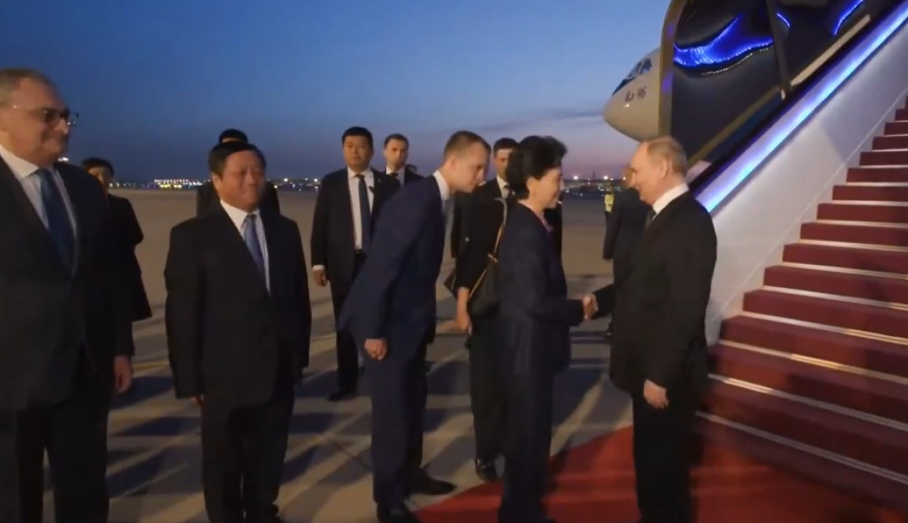 Putin en su llegada a China. Foto: captura video