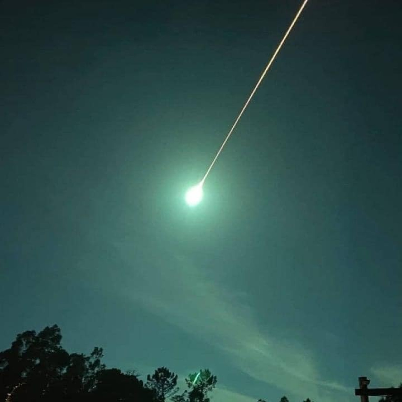 Enorme bola de fuego iluminó el cielo de España y Portugal. Foto: Twitter.