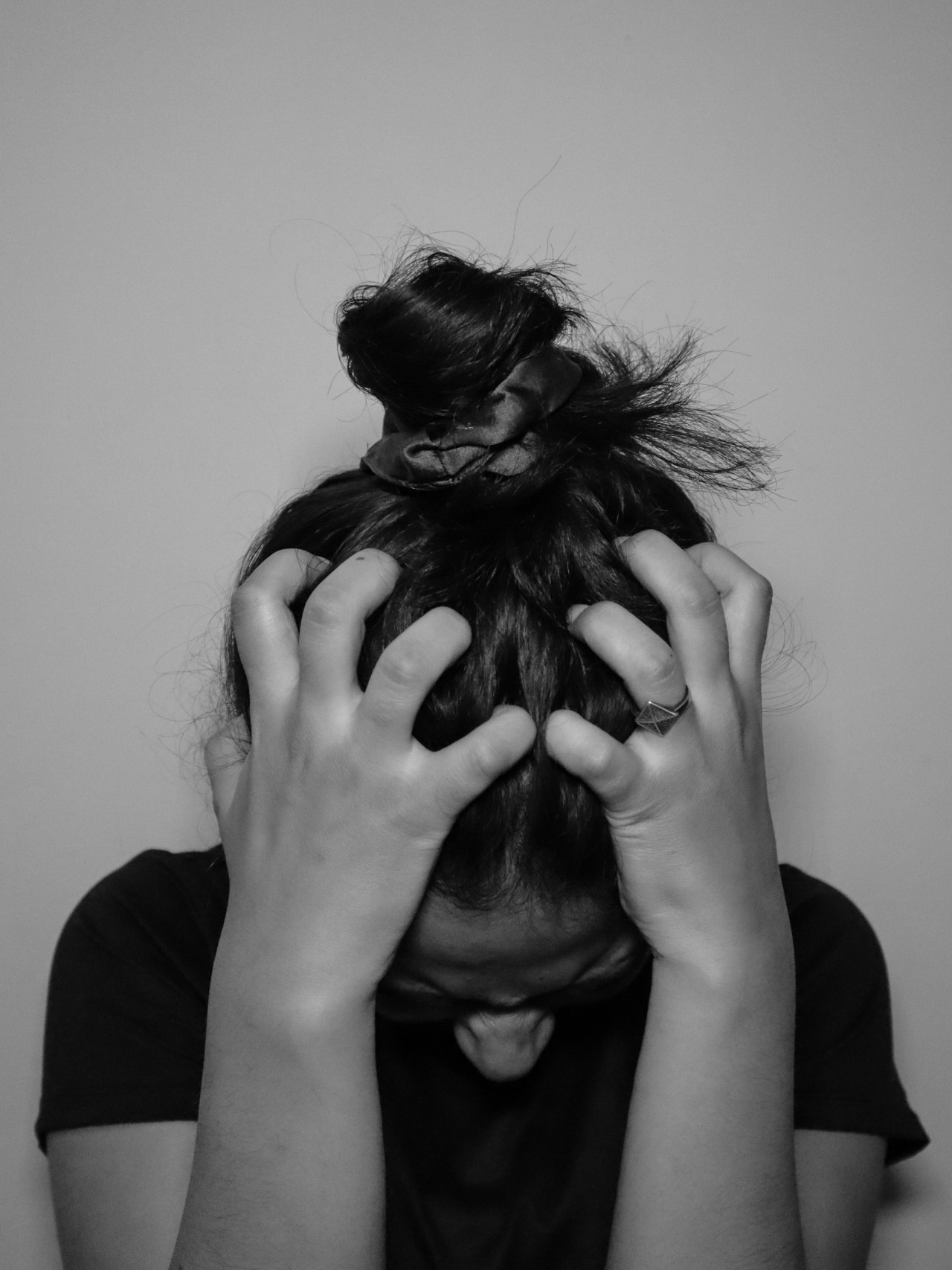 Según el estudio, las personas psicópatas limitan el movimiento de cabeza. Foto: Unsplash.