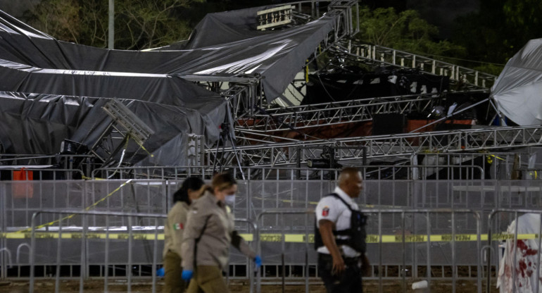 Derrumbe de escenario en México. Foto: EFE.