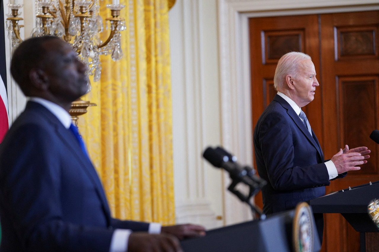 Joe Biden junto al presidente de Kenia, William Ruto, . Foto: REUTERS.