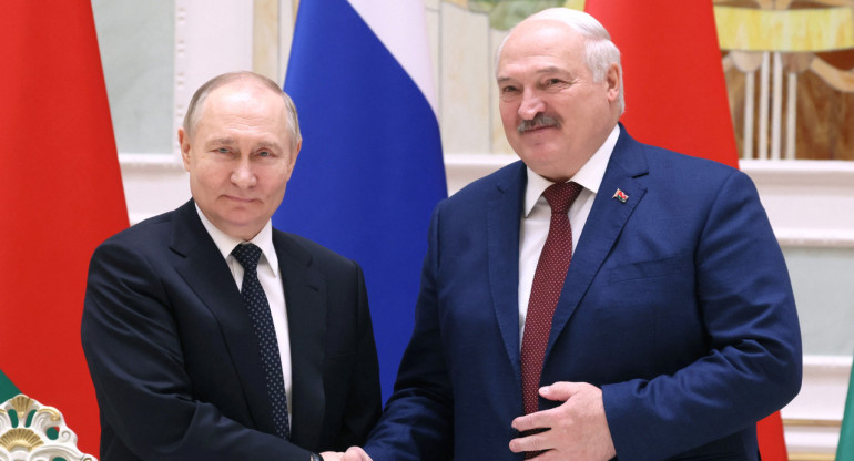 Vladimir Putin y Alexander Lukashenko. Foto: REUTERS.