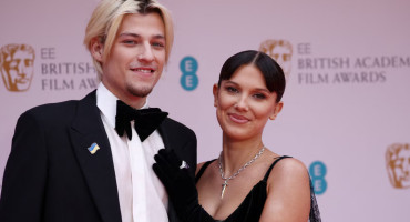 Millie Bobby Brown y Jake Bongiovi. Foto: Reuters