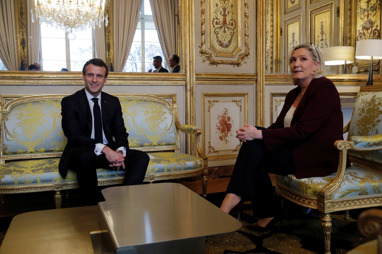 Emmanuel Macron y Marine Le Pen. Foto: Reuters.