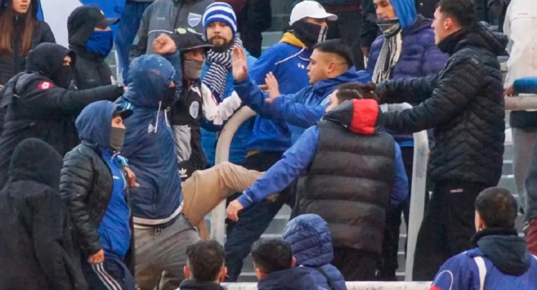 Incidentes en las tribunas de Godoy Cruz. Foto: NA