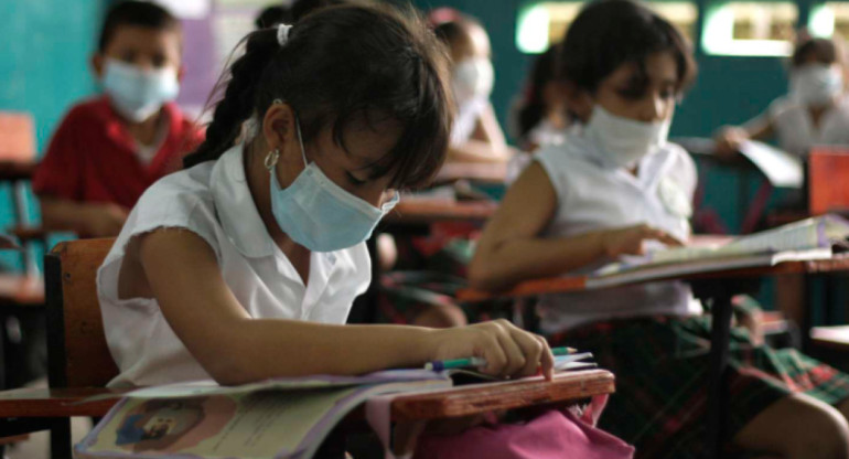 Niños, contaminación, salud mental. Foto: x