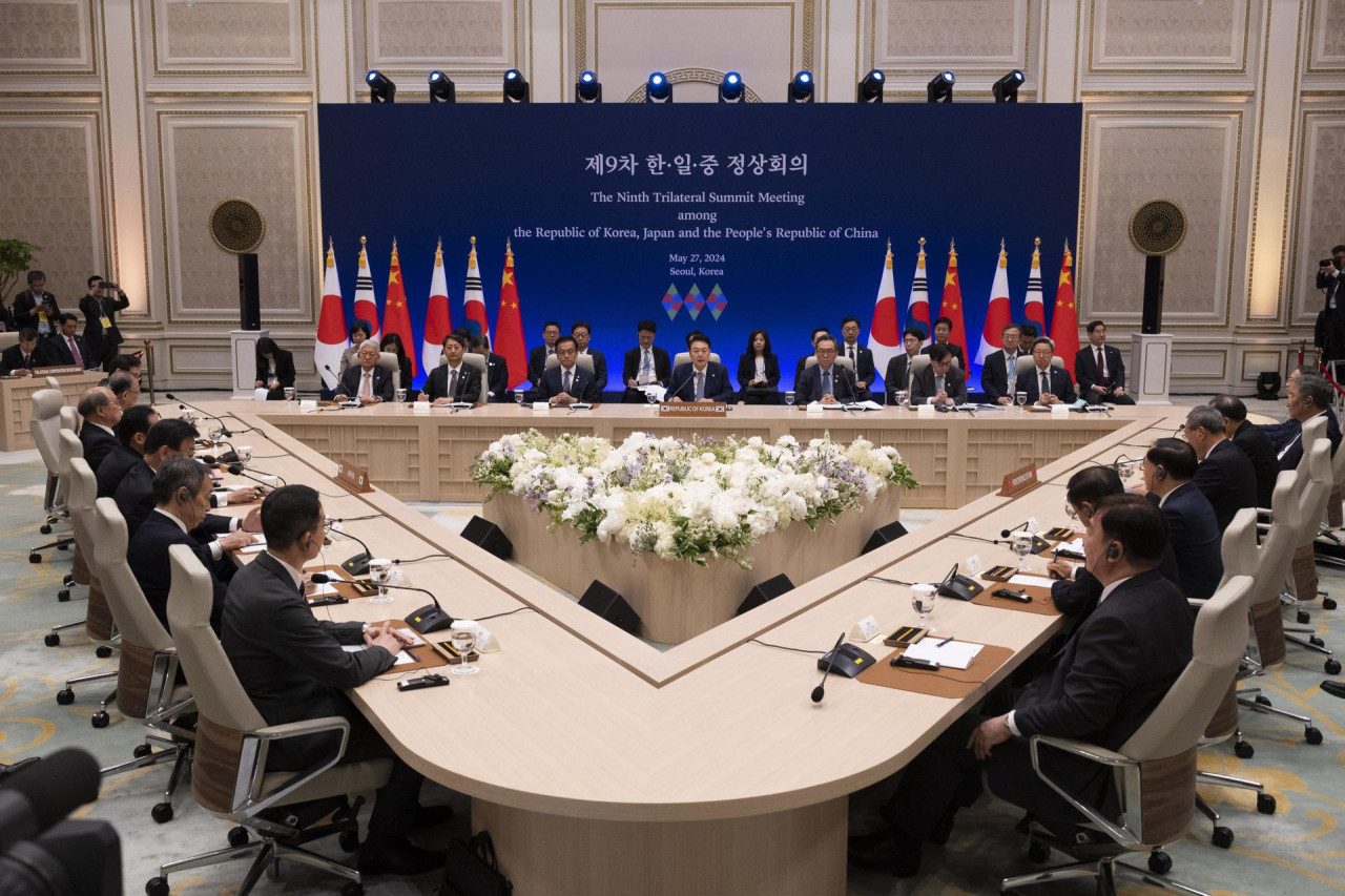 Reunión trilateral entre Japón, Corea del Sur y China. Foto: EFE