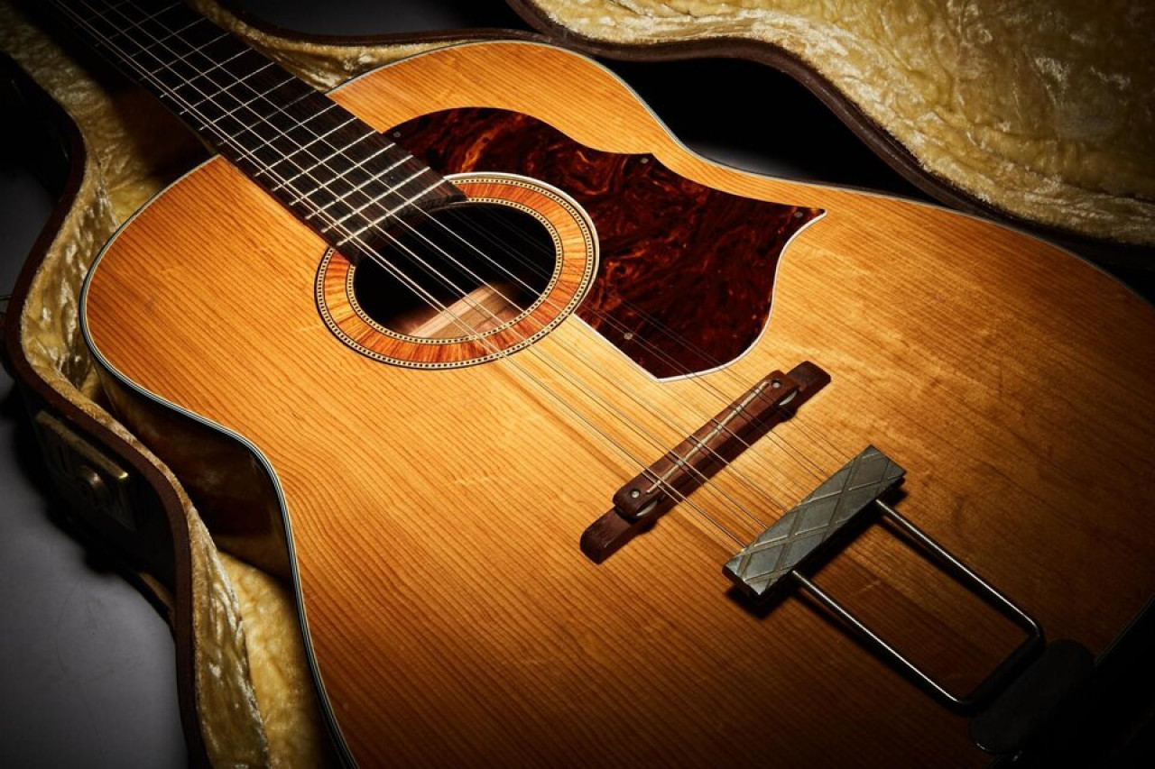 Guitarra de John Lennon. Foto: EFE