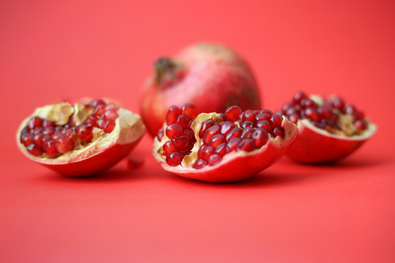 Granada; fruta; verdura. Foto: Unsplash.