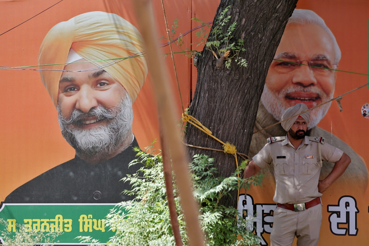 Taranjit Singh Sandhu y Narendra Modi. Foto: Reuters.