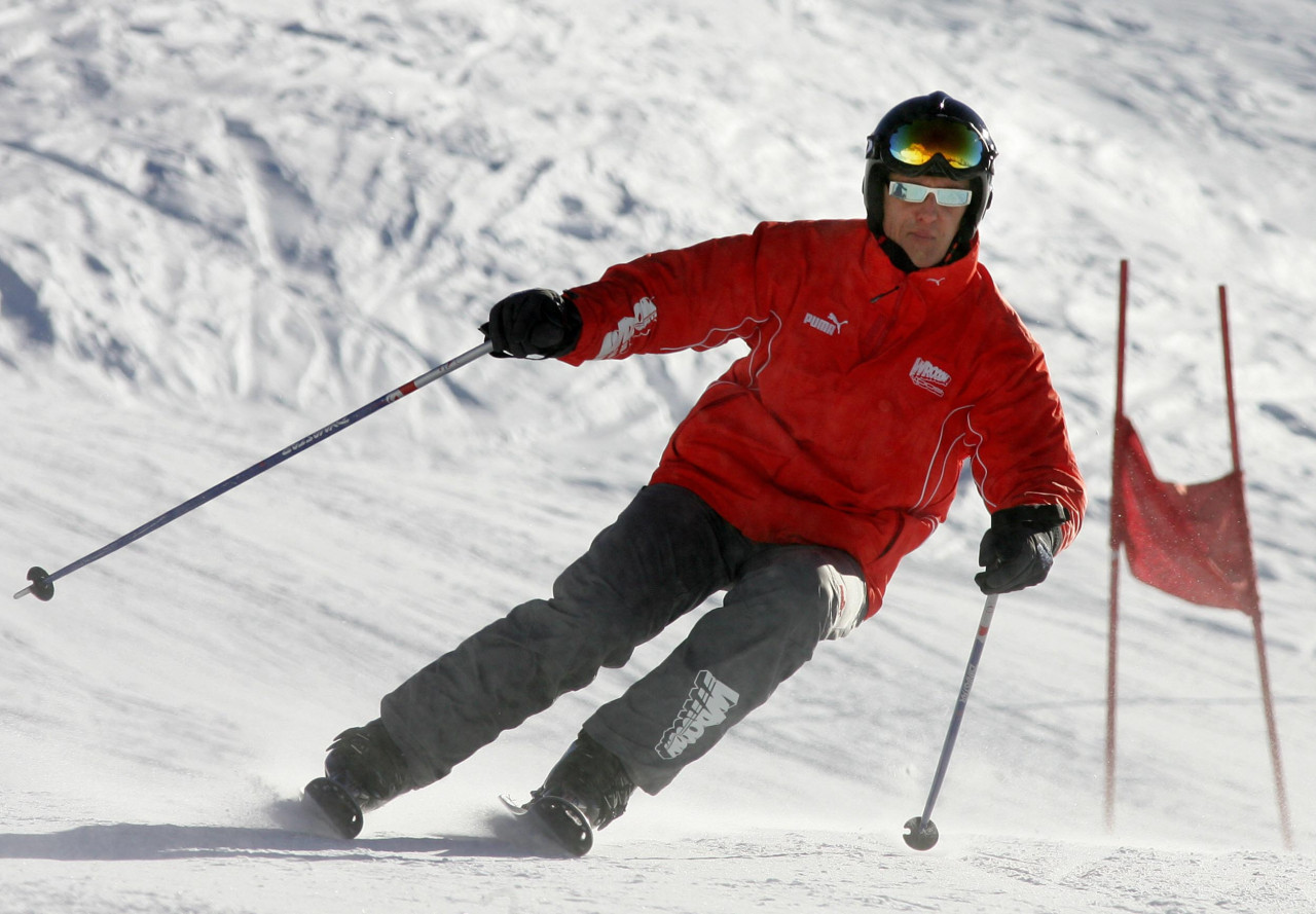 Michael Schumacher esquiando. Foto: NA.