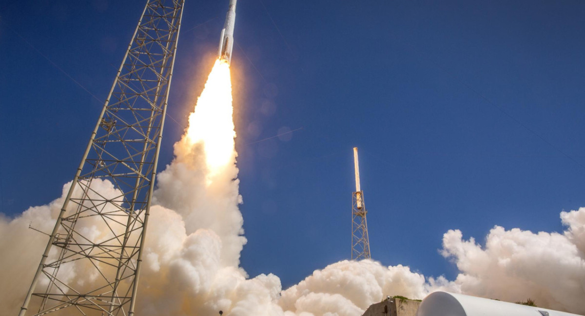 Histórico: despegó rumbo a la EEI la primera misión espacial tripulada de Boeing. EFE