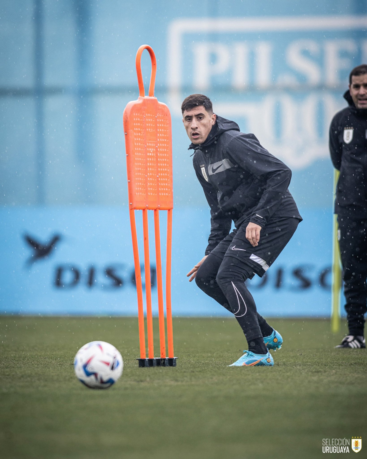 Miguel Merentiel entrenó con la Selección de Uruguay. Foto: Twitter Uruguay.