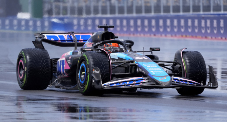 Esteban Ocon de Alpine en acción durante la carrera. Foto: Reuters.