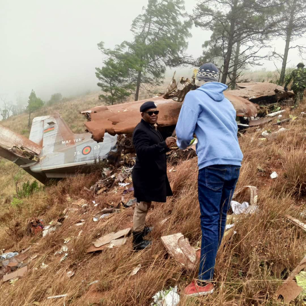 Mueren el vicepresidente de Malaui y otras nueve personas en un accidente de avión. Foto: X / @zimlive.