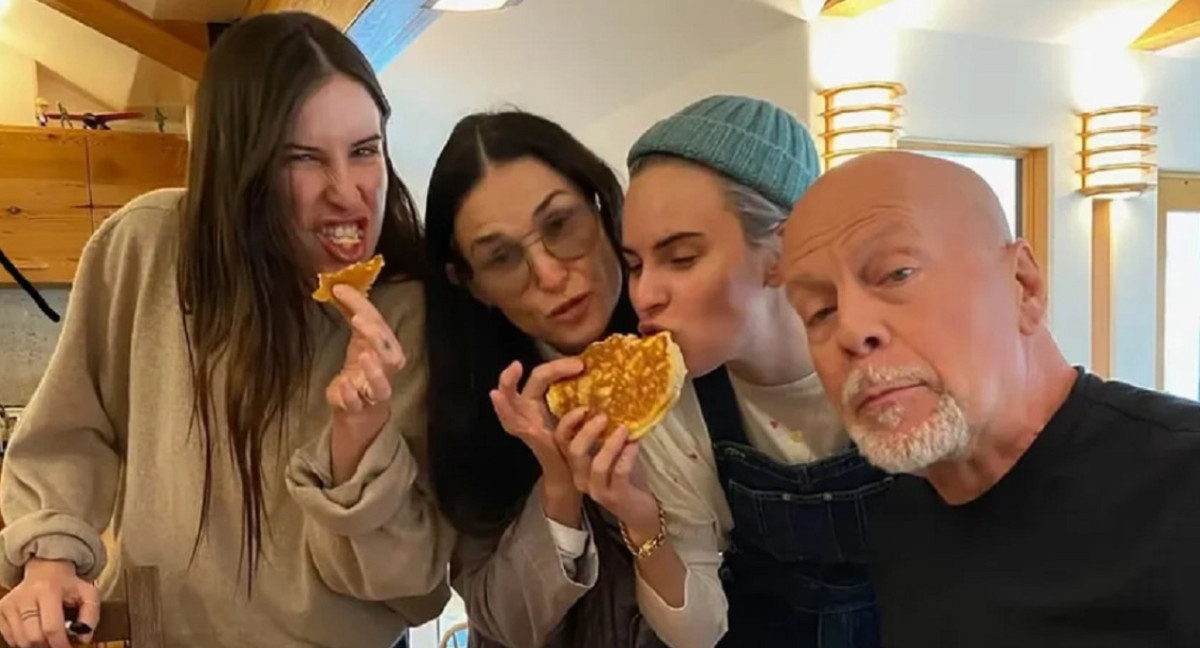 Bruce Willis junto a sus hijas y su esposa. Foto: NA.