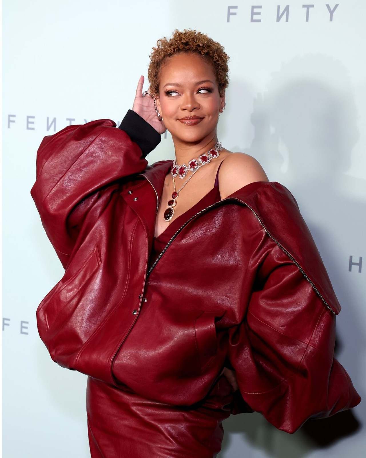 El nuevo look de Rihanna. Foto: Instagram/fentyhair.