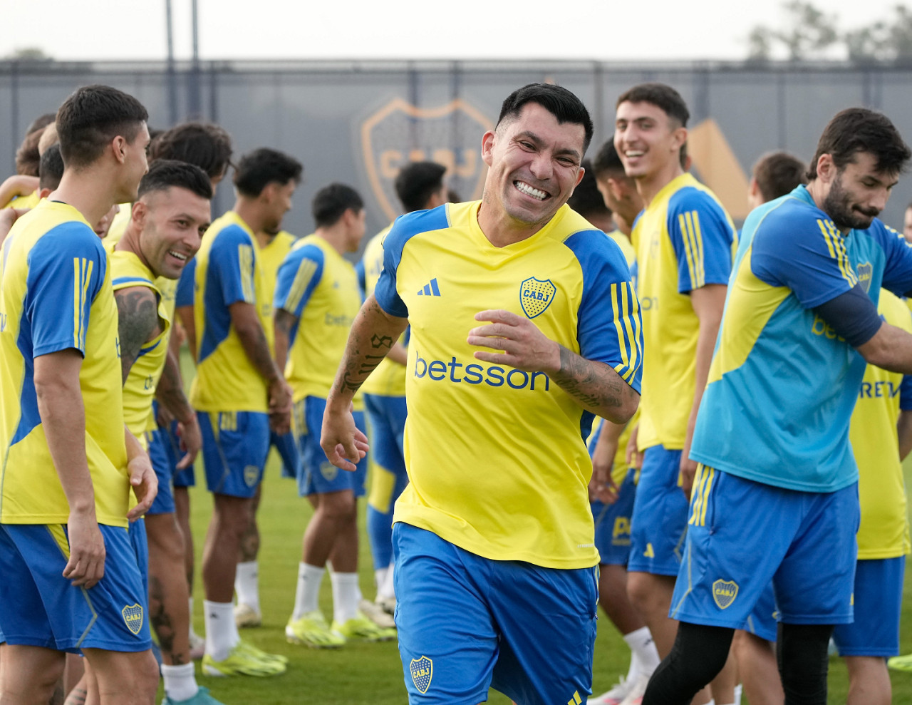 Gary Medel en Boca. Foto: X @BocaJrsOficial