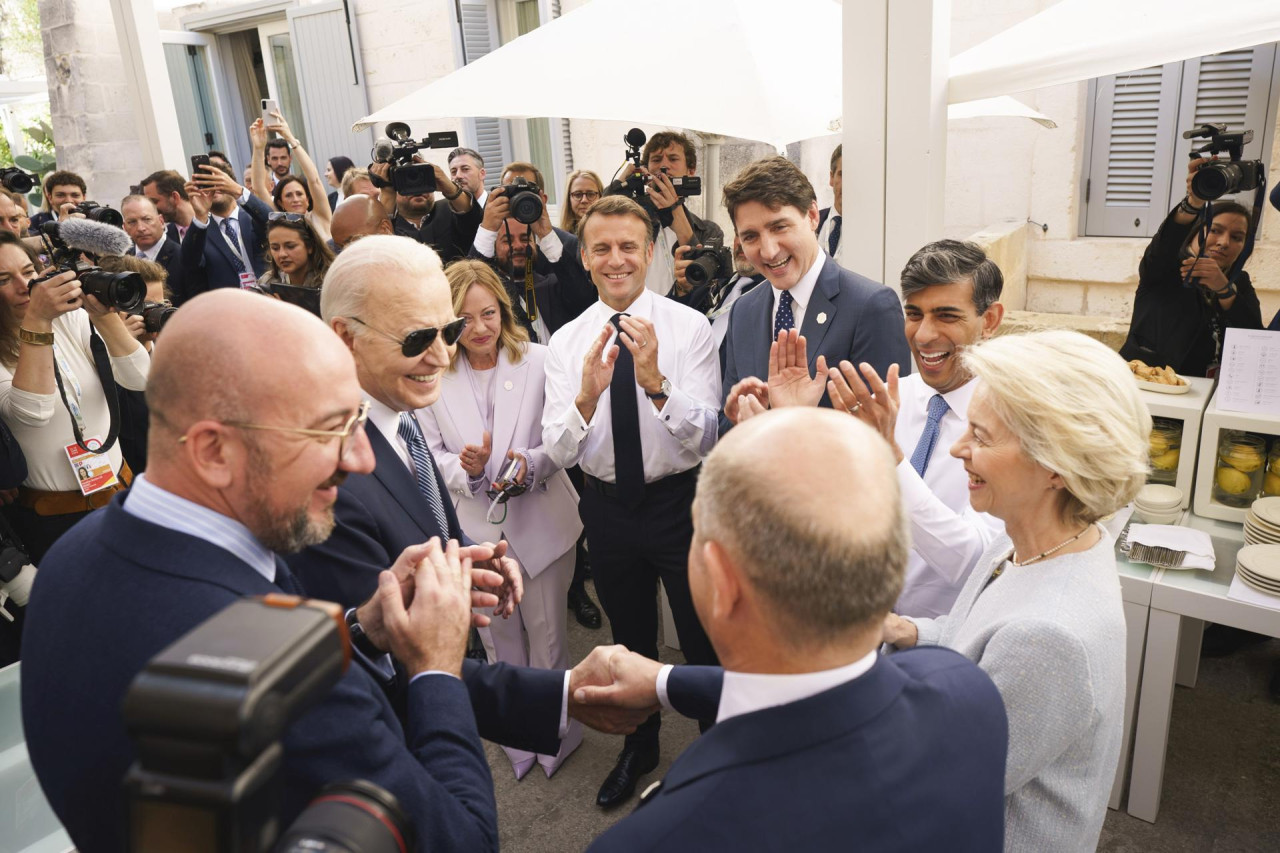 Integrantes del G7 en la cumbre en Italia. Foto: EFE.