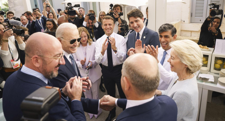 Integrantes del G7 en la cumbre en Italia. Foto: EFE.