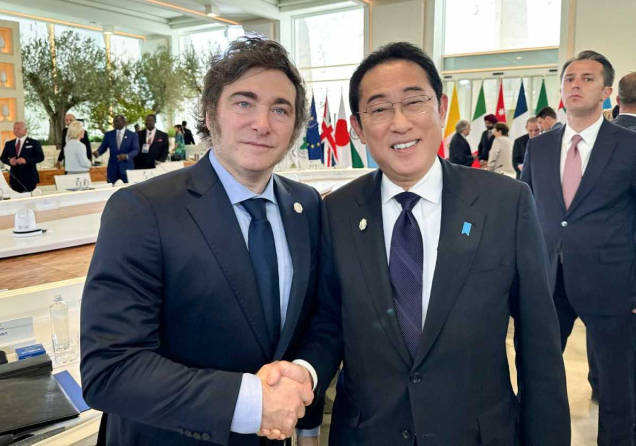 Javier Milei y el primer ministro de Japón, Fumio Kishida, en la Cumbre del G7. Foto: NA