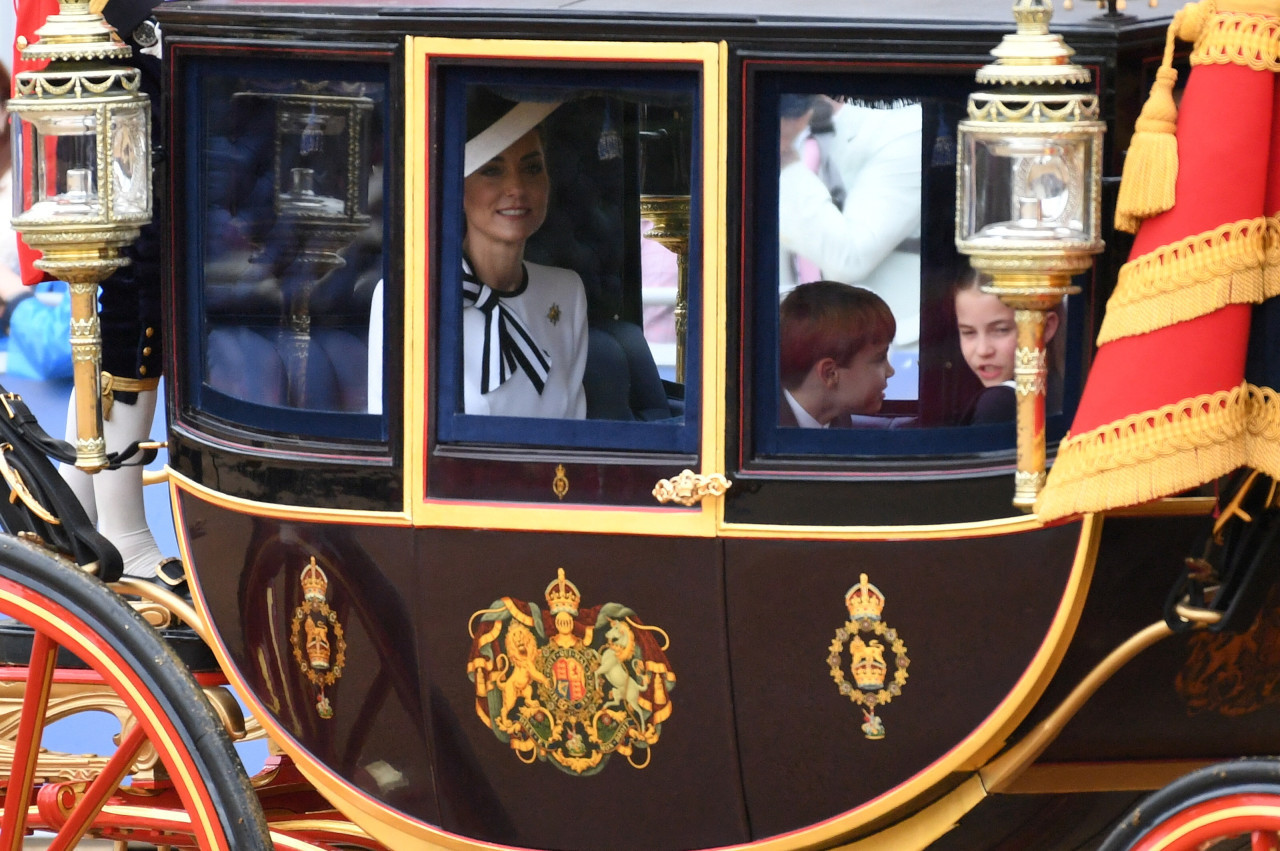 La reaparición pública de Kate Middleton junto a sus hijos. Foto: Reuters.