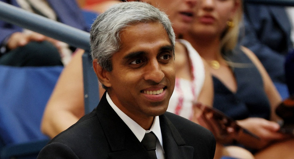 Vivek Murthy, médico y vicealmirante del Cuerpo Comisionado del Servicio de Salud Pública de EEUU. Foto: Reuters.