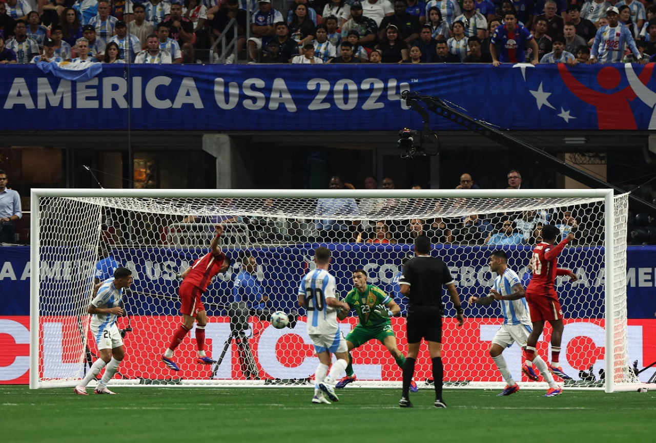 "Dibu" Martínez; Selección Argentina vs. Canadá; Copa América 2024. Foto: Reuters.