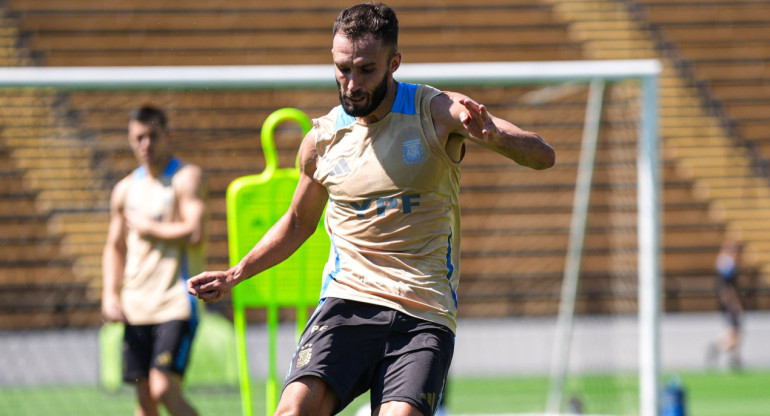 Germán Pezzella, entrenamiento de la Selección Argentina; Copa América 2024. Foto: X @Argentina