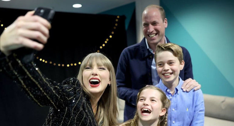 Taylor Swift y el príncipe Guillermo. Fuente: Instagram.