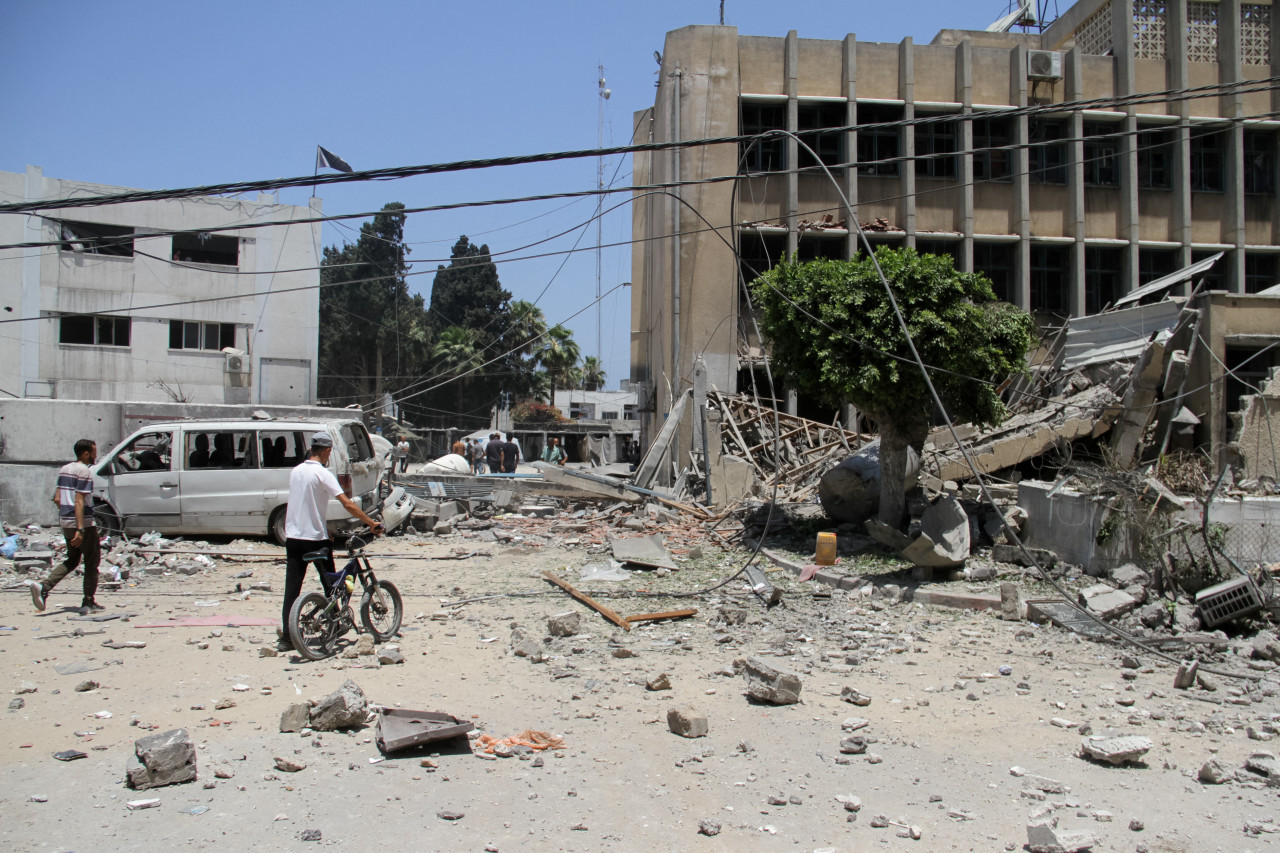Ataque israelí contra instalaciones de la UNRWA. Foto: Reuters