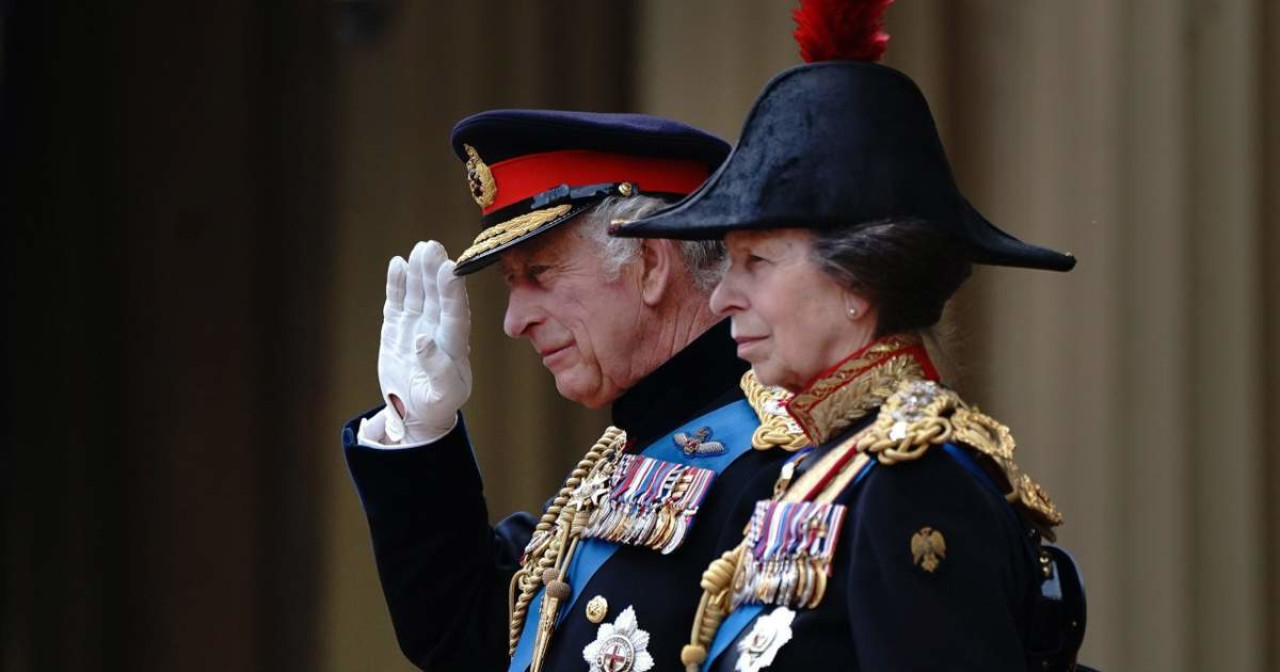 Princesa Ana de Inglaterra y el rey Carlos III. Foto: X