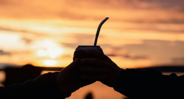 Mate; yerba; tradición. Foto: Unsplash.